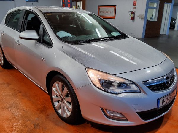 Opel Astra Hatchback, Diesel, 2011, Silver