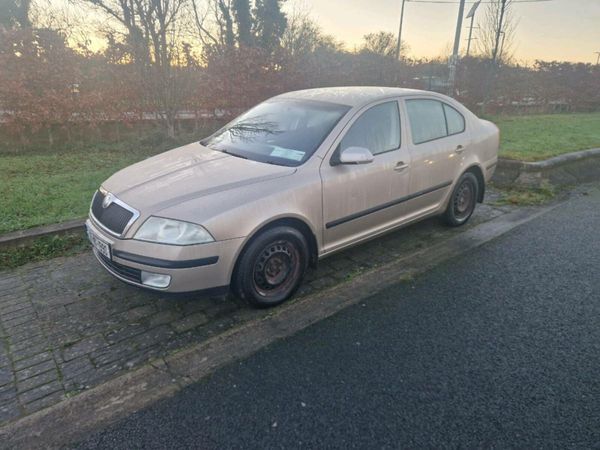 Skoda Octavia Hatchback, Petrol, 2005, Beige
