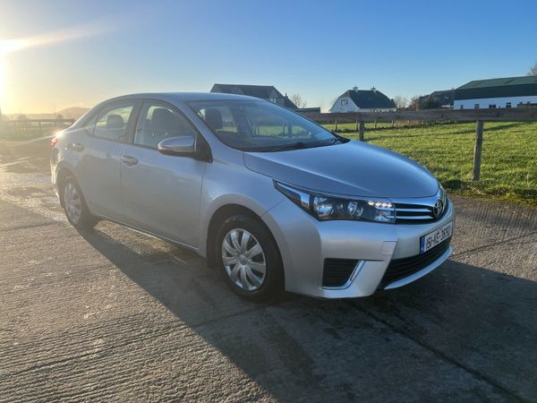 Toyota Corolla Saloon, Diesel, 2015, Silver
