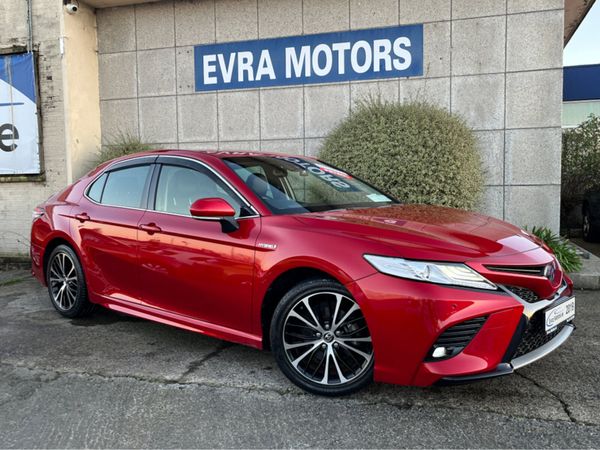 Toyota Camry Saloon, Petrol Hybrid, 2019, Red
