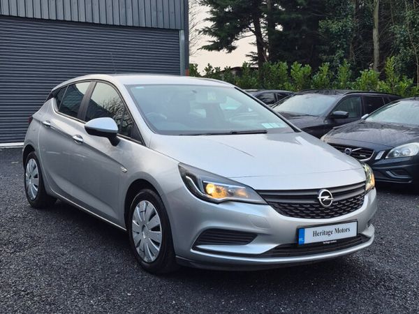 Opel Astra Hatchback, Petrol, 2017, Grey