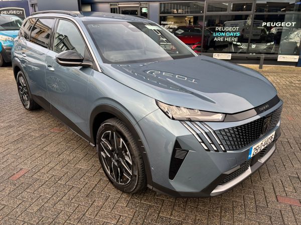Peugeot 5008 MPV, Petrol, 2025, Blue