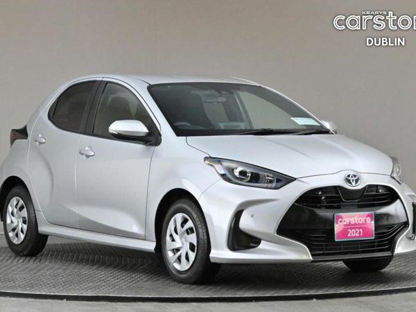 Toyota Yaris Hatchback, Petrol Hybrid, 2021, Silver