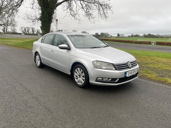 Volkswagen Passat Saloon, Diesel, 2012, Silver