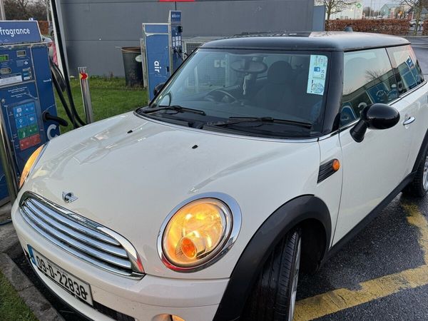 Mini Cooper Hatchback, Petrol, 2009, White
