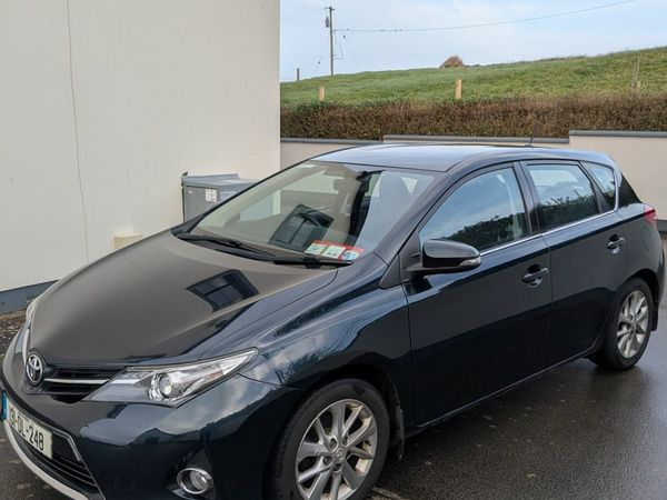Toyota Auris Hatchback, Diesel, 2013, Black