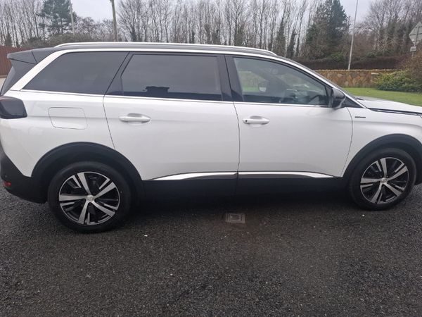 Peugeot 5008 MPV, Diesel, 2019, White