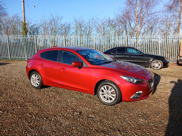 Mazda Mazda3 Hatchback, Diesel, 2016, Red