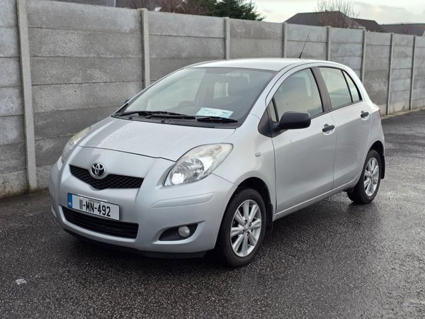 Toyota Yaris Hatchback, Petrol, 2011, Silver