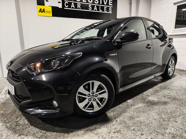 Toyota Yaris Hatchback, Petrol Hybrid, 2021, Black