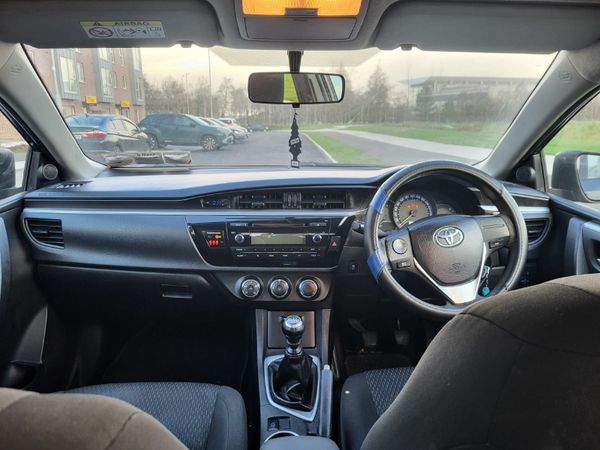 Toyota Corolla Saloon, Diesel, 2015, Grey