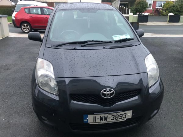 Toyota Yaris Hatchback, Petrol, 2011, Black