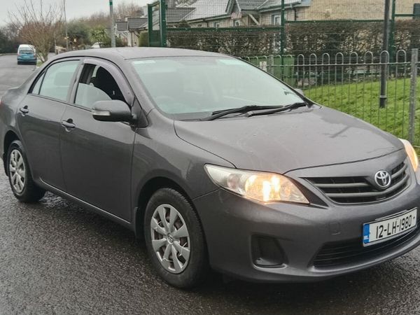 Toyota Corolla Saloon, Diesel, 2012, Grey