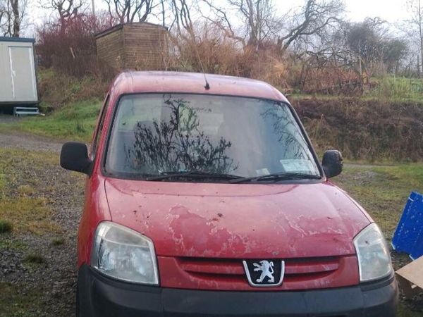 Peugeot Partner MPV, Diesel, 2005, Red
