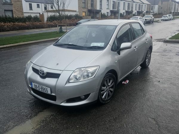 Toyota Auris Hatchback, Petrol, 2009, Silver