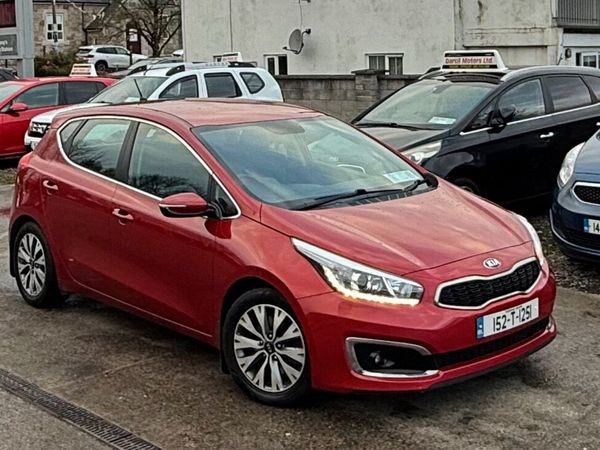 Kia Ceed Hatchback, Diesel, 2015, Red