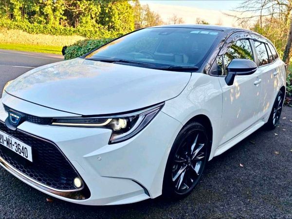 Toyota Corolla Estate, Petrol Hybrid, 2021, White