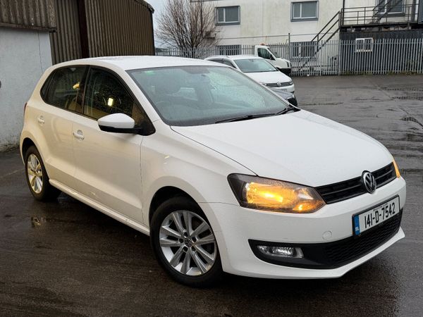 Volkswagen Polo Hatchback, Petrol, 2014, White