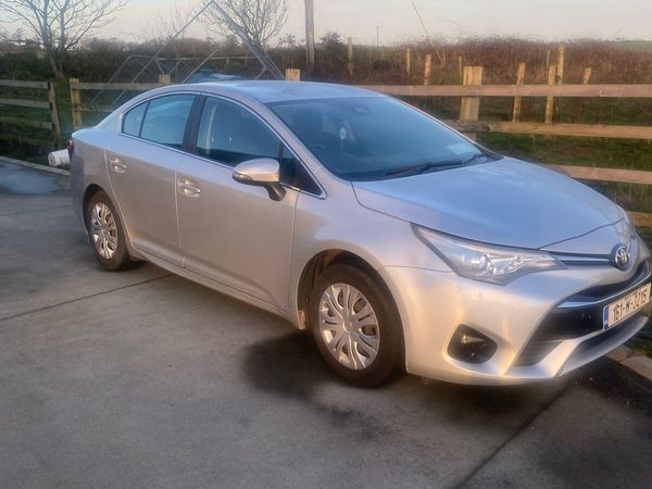 Toyota Avensis Saloon, Diesel, 2016, Silver