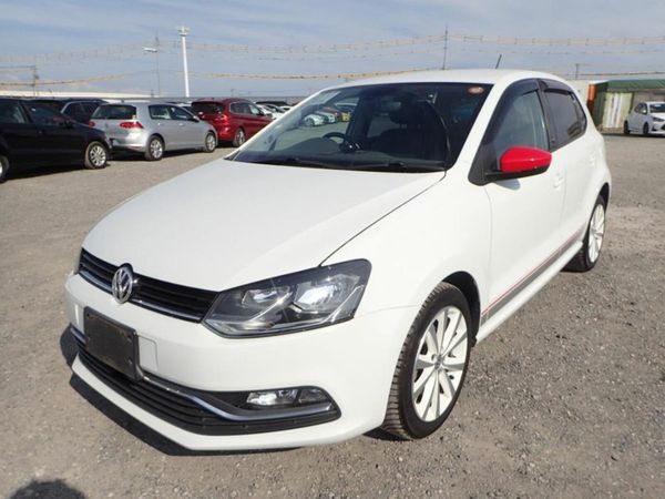 Volkswagen Polo Hatchback, Petrol, 2017, White