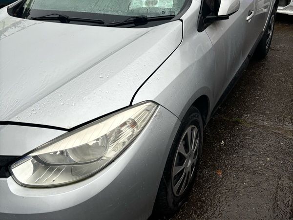 Renault Fluence Saloon, Diesel, 2015, Silver
