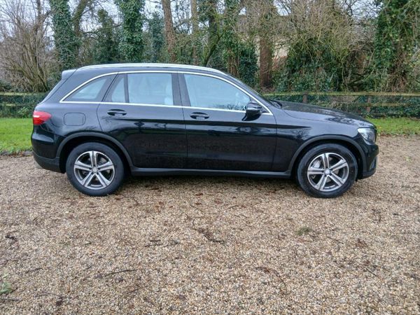 Mercedes-Benz 220 Estate/Jeep, Diesel, 2016, Black