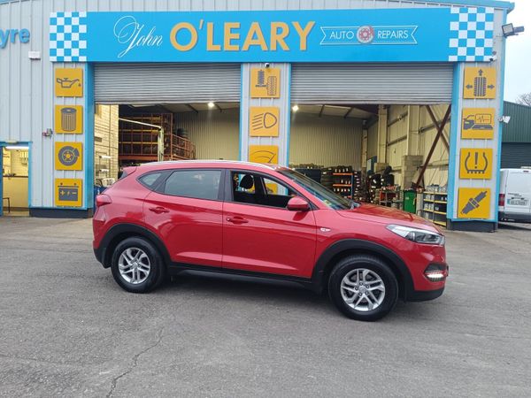 Hyundai Tucson SUV, Diesel, 2017, Red