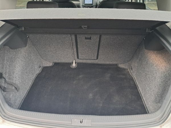 Volkswagen Golf Hatchback, Petrol, 2013, White