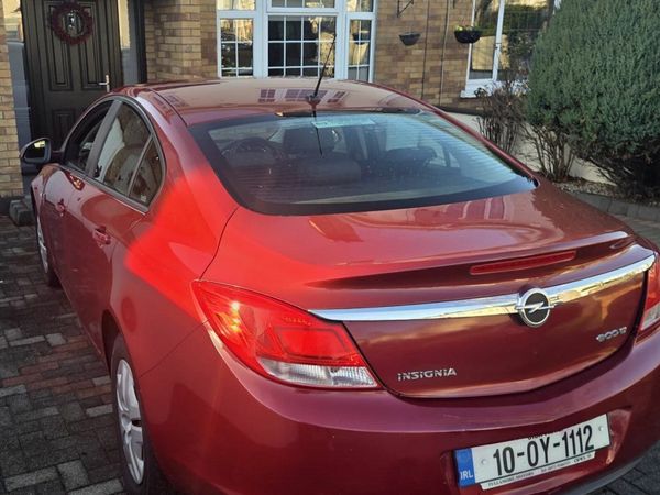 Opel Insignia Saloon, Diesel, 2010, Red