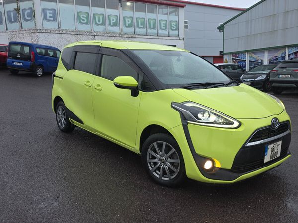 Toyota Sienta MPV, Petrol, 2016, Yellow