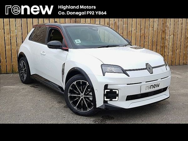 Renault 5 Hatchback, Electric, 2025, White