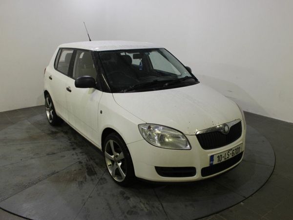 Skoda Fabia Hatchback, Diesel, 2010, White