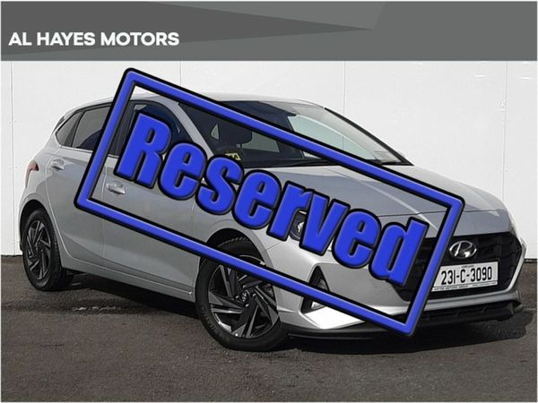 Hyundai i20 Hatchback, Petrol, 2023, Silver