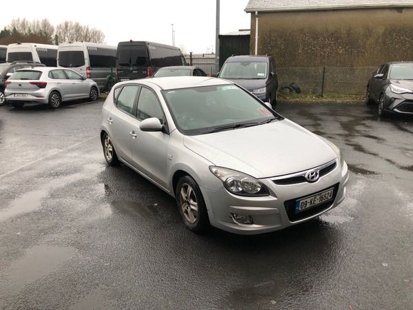 Hyundai i30 Hatchback, Diesel, 2009, Silver