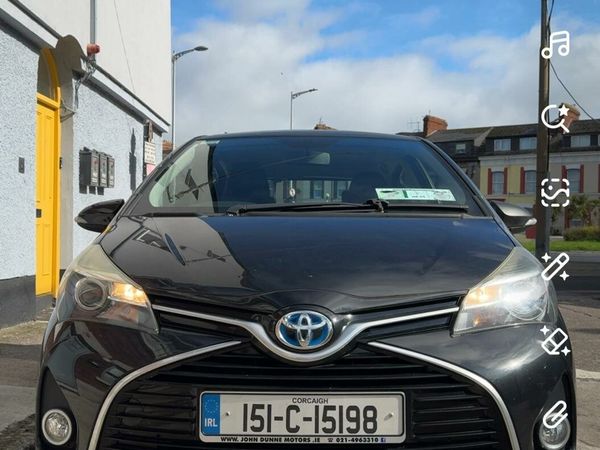 Toyota Yaris Hatchback, Petrol Hybrid, 2015, Black