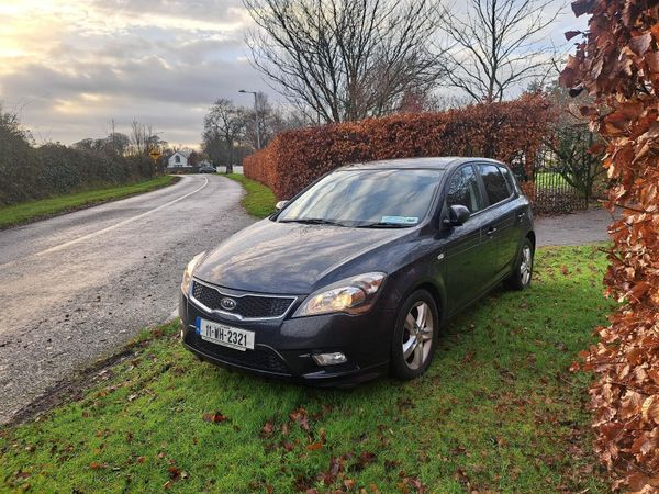 Kia Ceed Hatchback, Diesel, 2011, Black