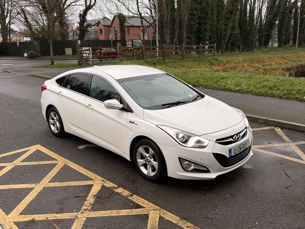 Hyundai i40 Saloon, Diesel, 2012, White