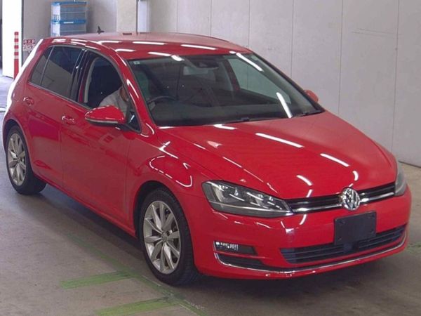 Volkswagen Golf Hatchback, Petrol, 2015, Red