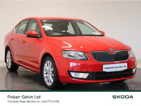 Skoda Octavia Saloon, Diesel, 2016, Red