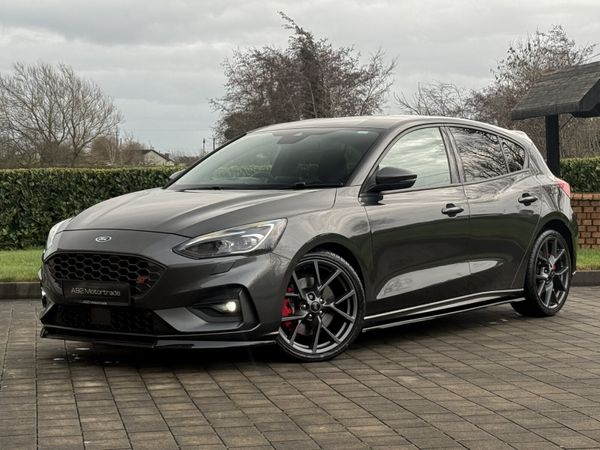Ford Focus Hatchback, Diesel, 2020, Grey