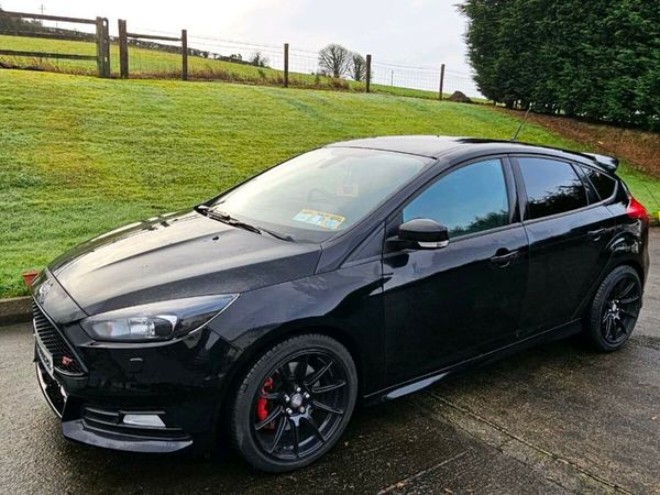 Ford Focus Hatchback, Diesel, 2016, Black