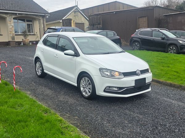 Volkswagen Polo Hatchback, Petrol, 2014, White