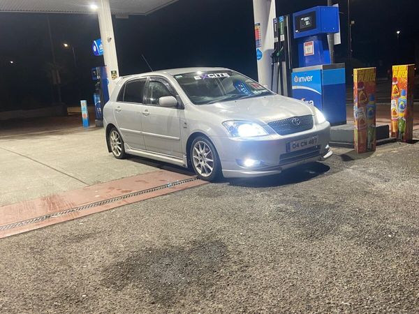Toyota Corolla Hatchback, Petrol, 2004, Silver