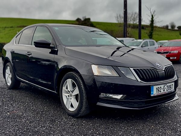 Skoda Octavia Hatchback, Diesel, 2019, Black