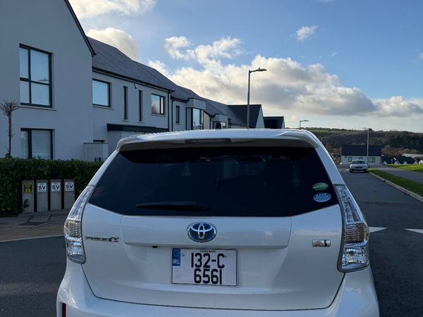 Toyota Prius MPV, Petrol Hybrid, 2013, White