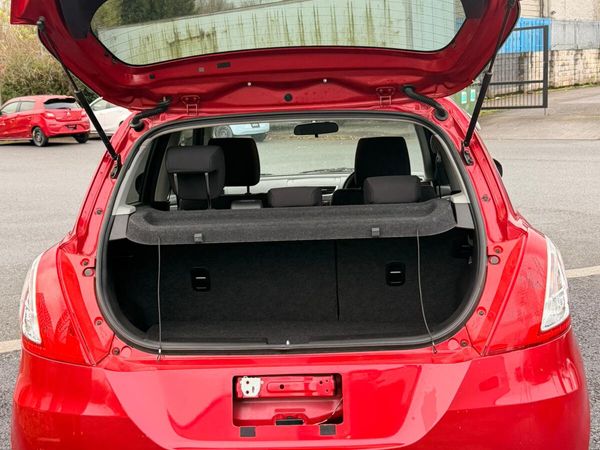 Suzuki Swift Hatchback, Petrol, 2015, Red