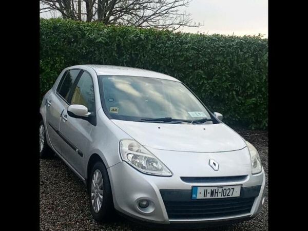 Renault Clio Hatchback, Ethanol Petrol, 2011, Silver