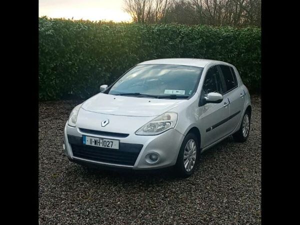Renault Clio Hatchback, Ethanol Petrol, 2011, Silver