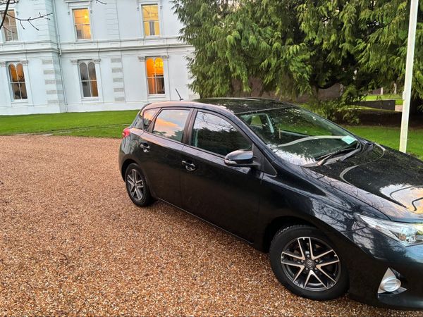 Toyota Auris Hatchback, Diesel, 2014, Black