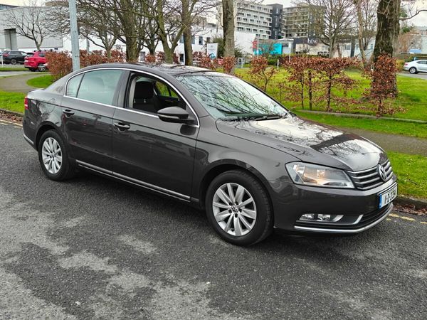 Volkswagen Passat Saloon, Petrol, 2011, Brown